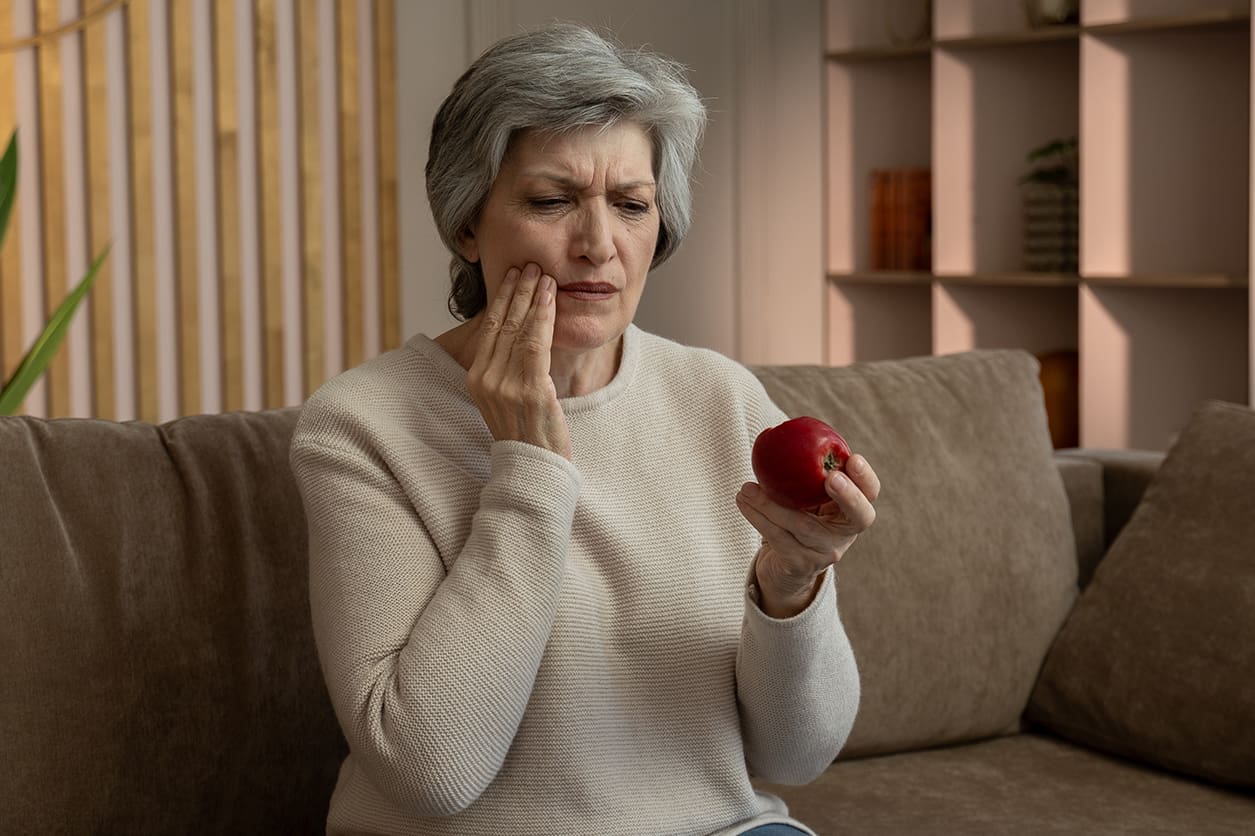 Cracked Tooth Symptoms: Signs You Should Not Ignore